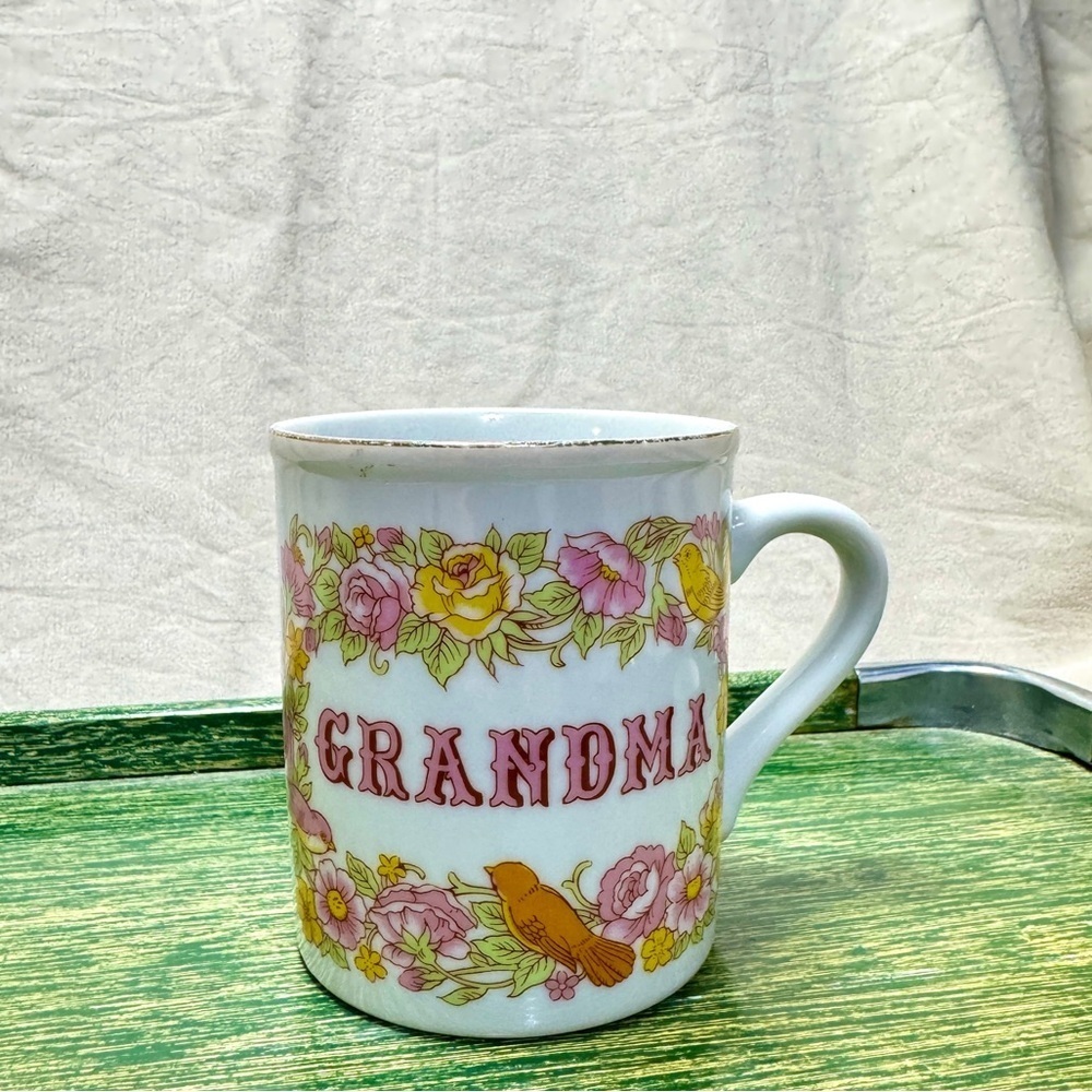🌸 Vintage Floral 'GRANDMA' Mug 🌸